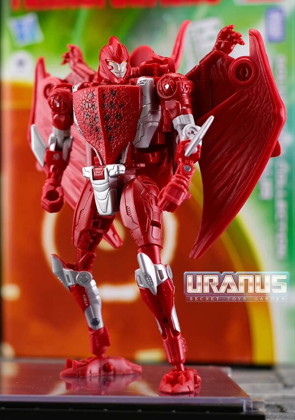 Transformers Golden Disk Collection Terrorsaur In Hand Image  (1 of 17)